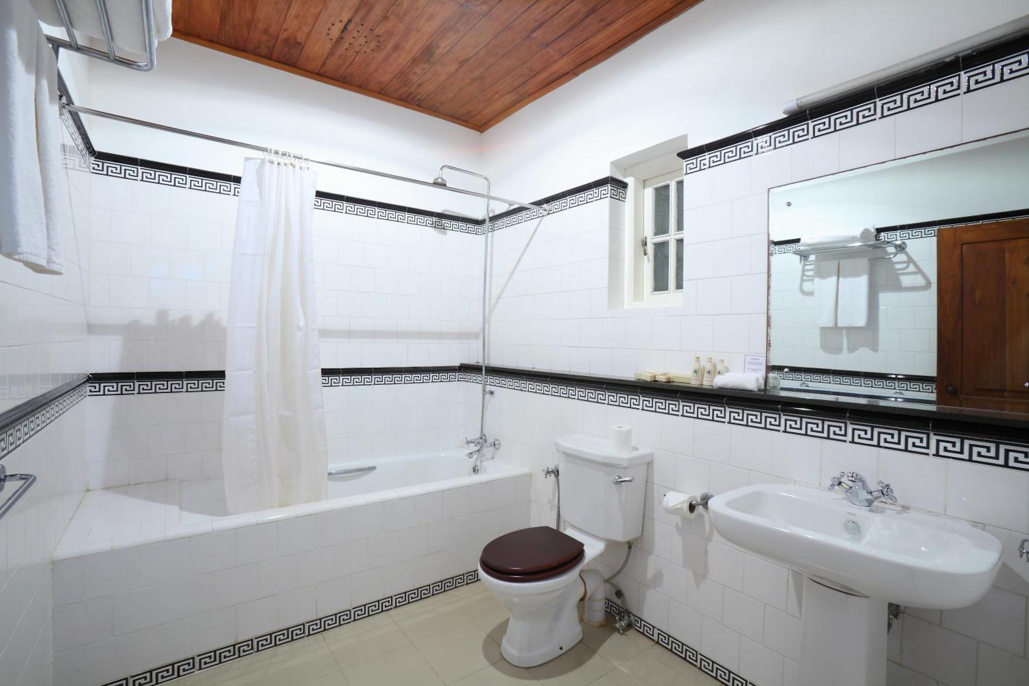Hotel The Sanctuary At Tissawewa Anuradhapura Exterior foto