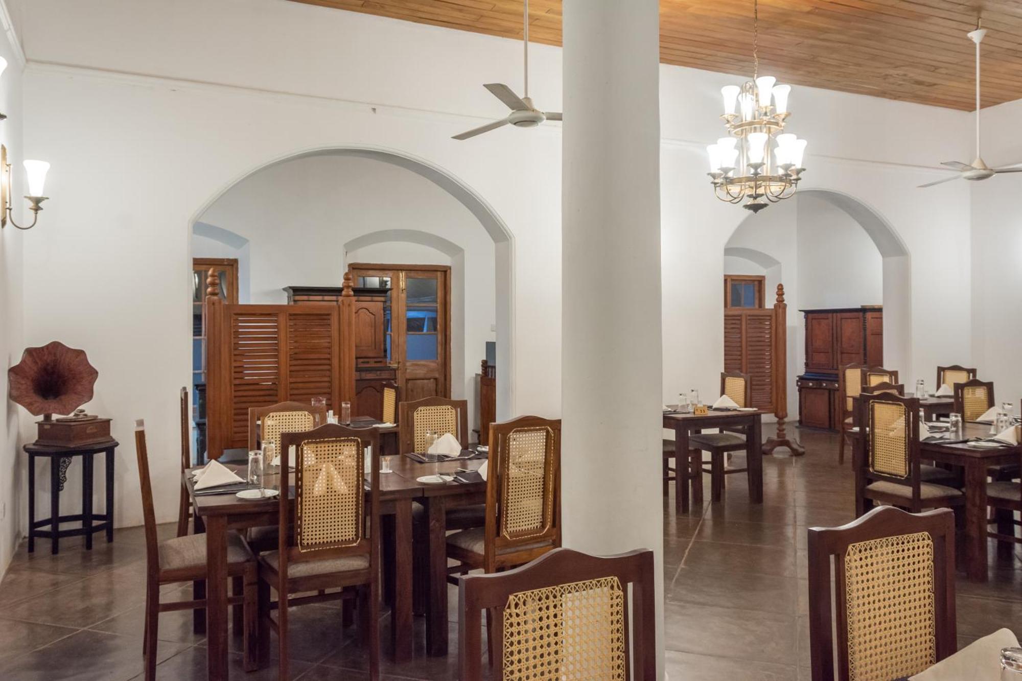 Hotel The Sanctuary At Tissawewa Anuradhapura Exterior foto